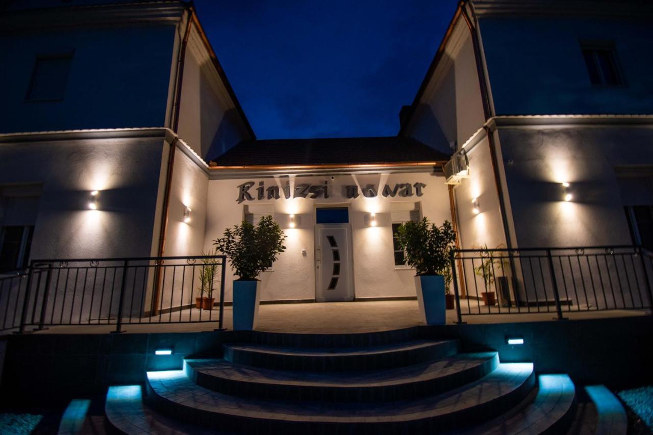 Kinizsi Udvar Apartmanház Balatonboglár Dış mekan fotoğraf