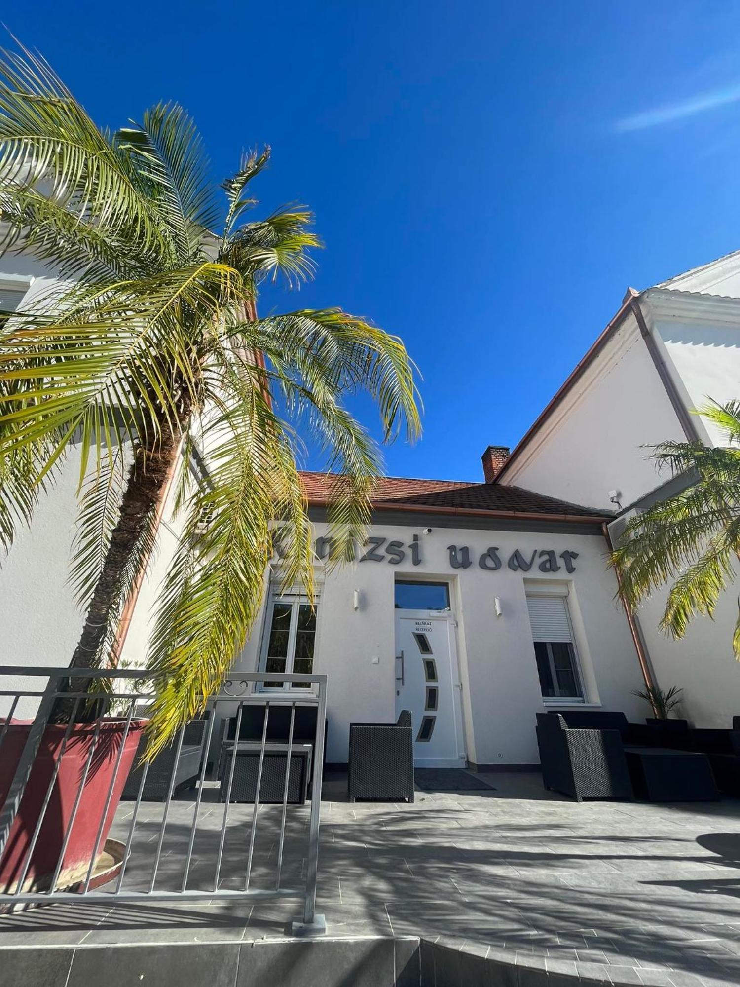 Kinizsi Udvar Apartmanház Balatonboglár Dış mekan fotoğraf