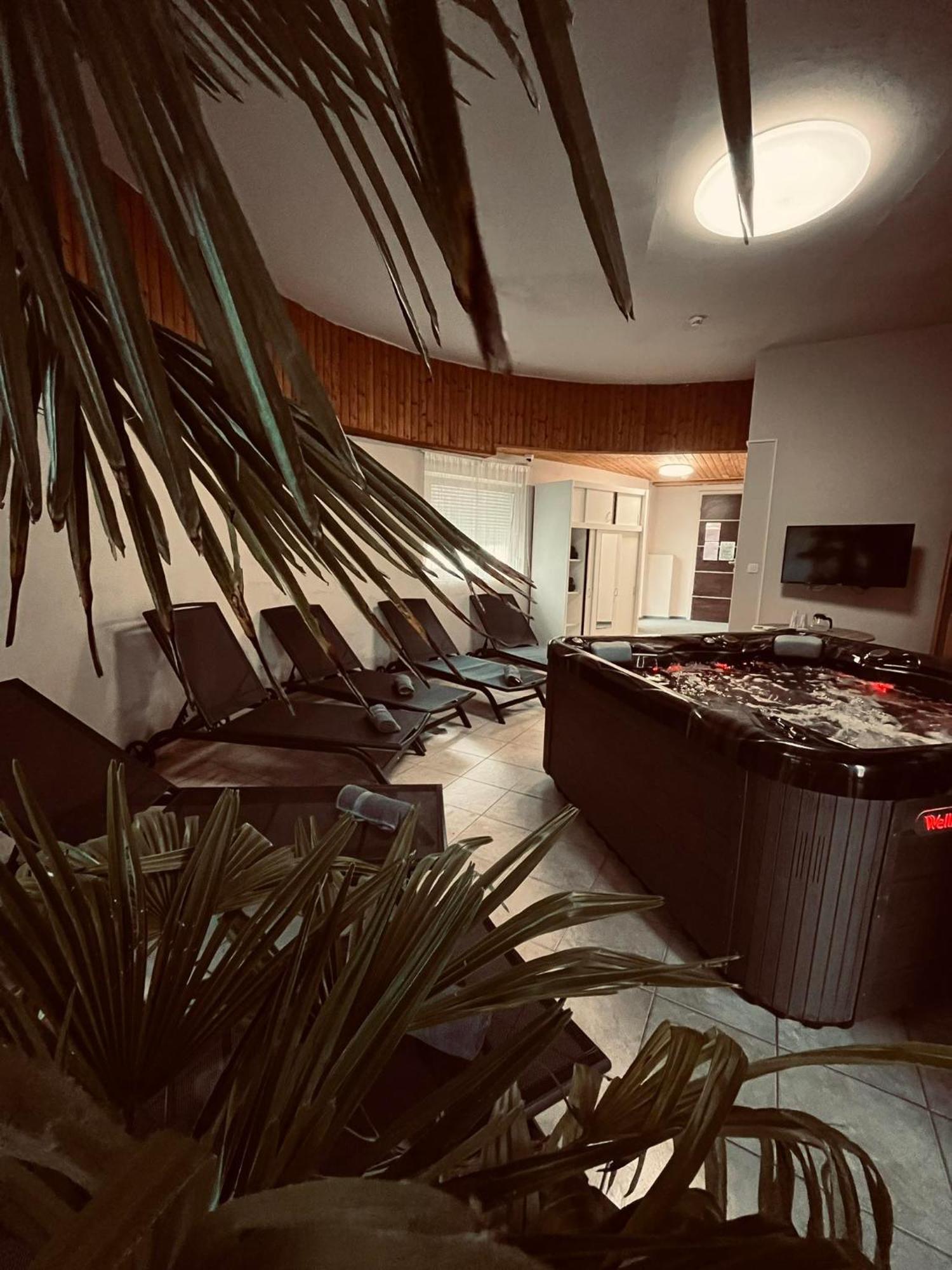 Kinizsi Udvar Apartmanház Balatonboglár Dış mekan fotoğraf