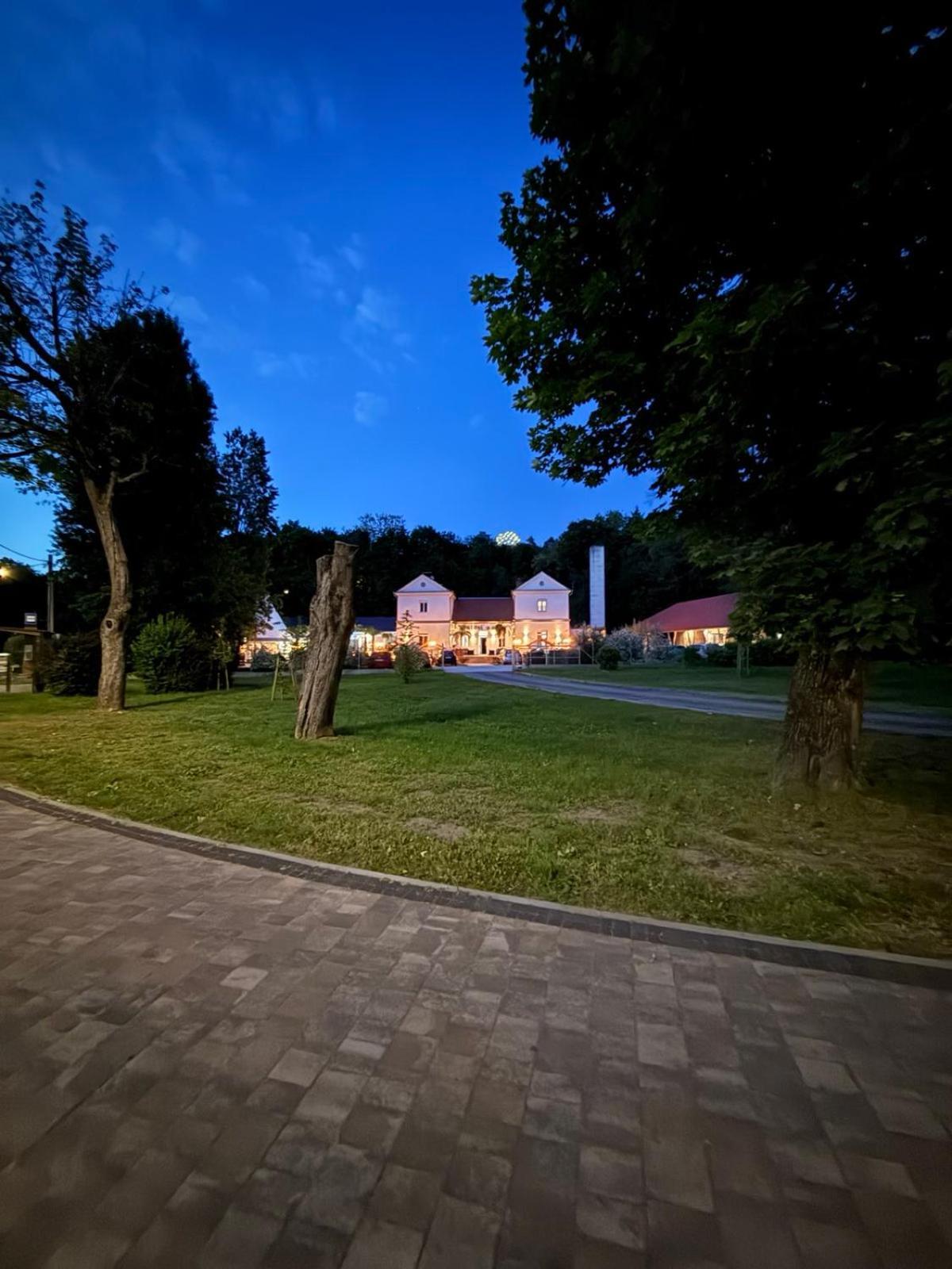 Kinizsi Udvar Apartmanház Balatonboglár Dış mekan fotoğraf